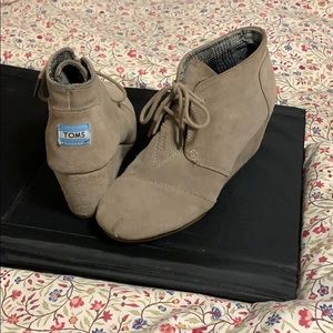 Toms Wedge Bootie Shoes Size 8